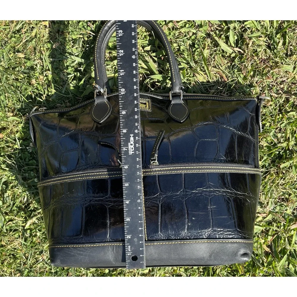 Dooney & Bourke Black Croco Embossed Leather Large Zip Satchel‎ Tote Purse